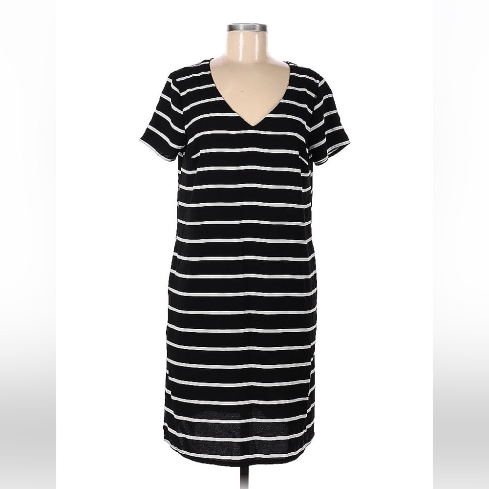 Apt 9 LBD black white stripe v neck mini dress short sleeve with pockets medium - Picture 2 of 3